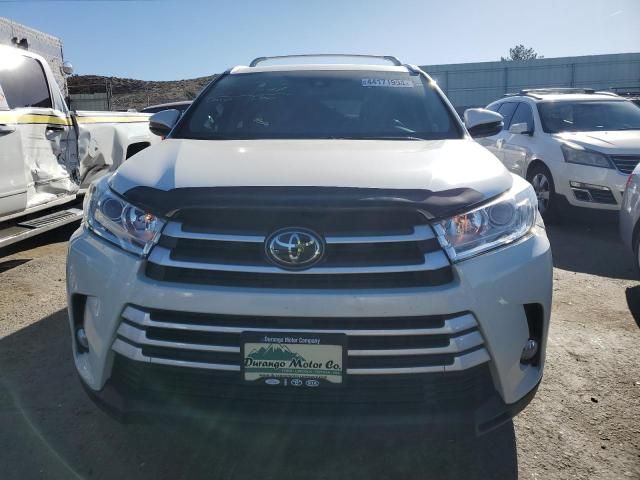 2017 Toyota Highlander SE