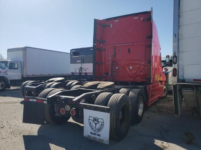 2019 Freightliner Cascadia 126