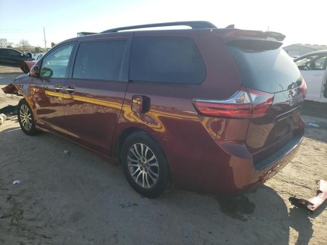 2020 Toyota Sienna XLE