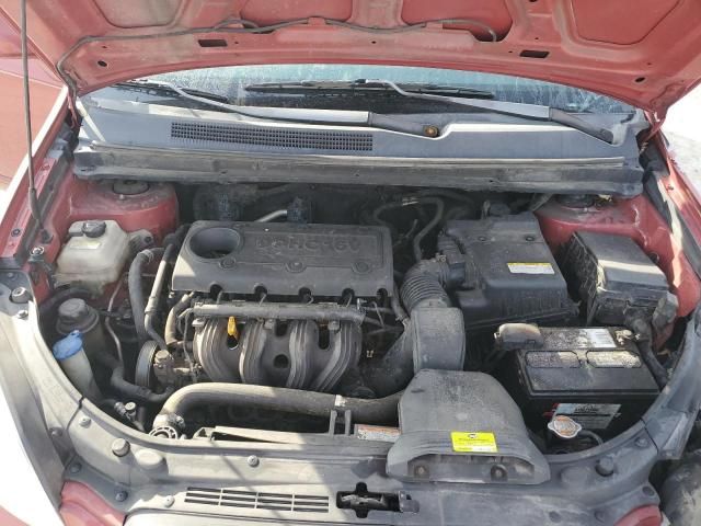 2008 KIA Rondo Base