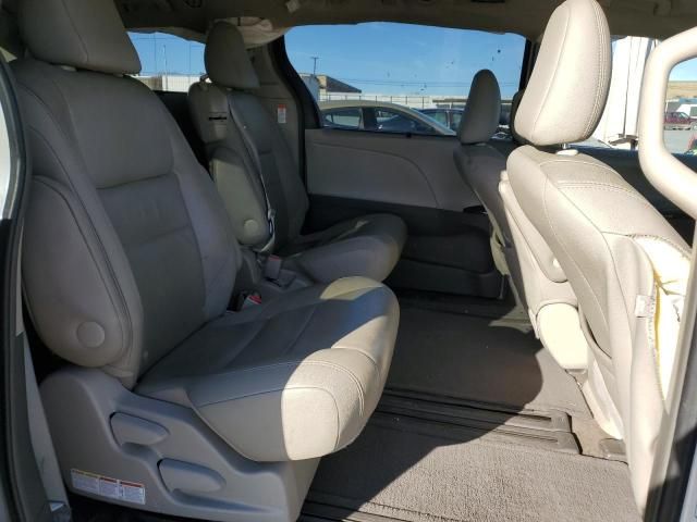 2015 Toyota Sienna XLE