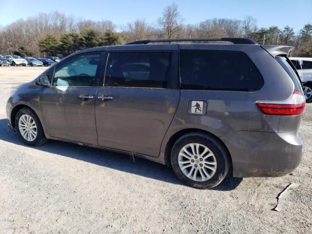 2016 Toyota Sienna XLE