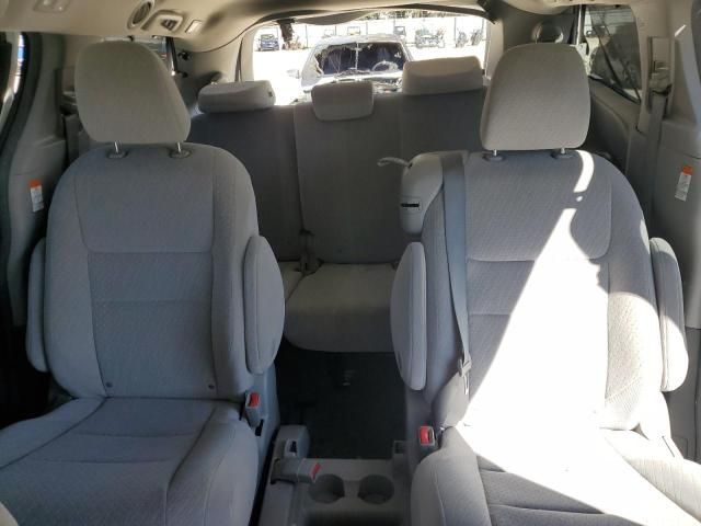 2016 Toyota Sienna LE