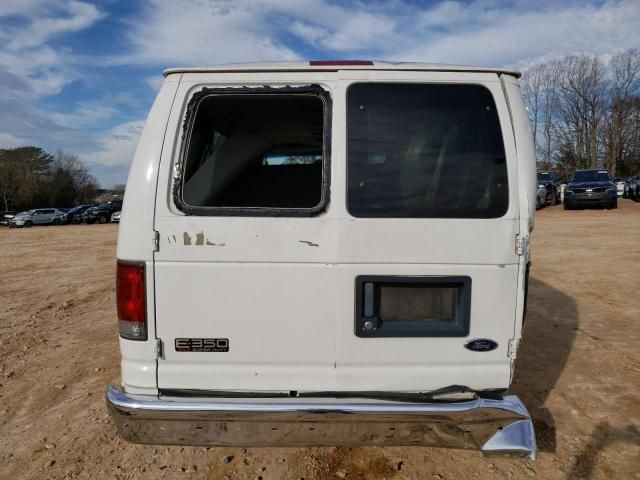 2004 Ford Econoline E350 Super Duty Wagon