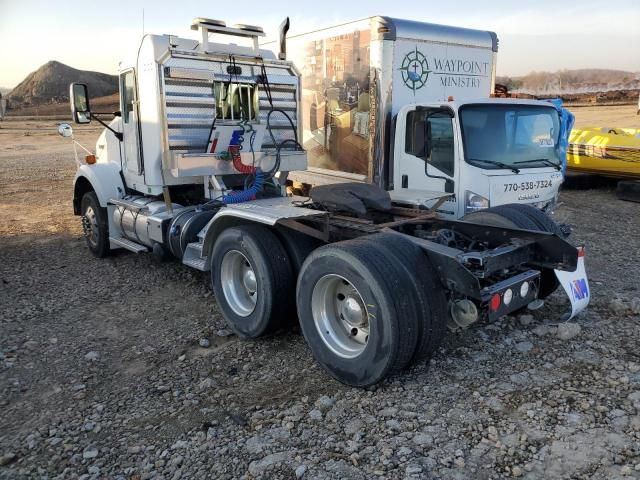 2014 Kenworth Construction T800