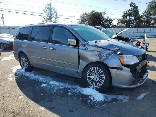 2013 Chrysler Town & Country Touring L