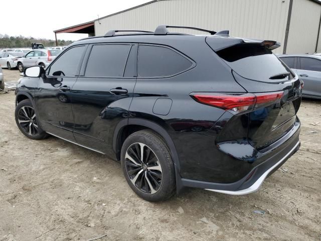 2022 Toyota Highlander XSE