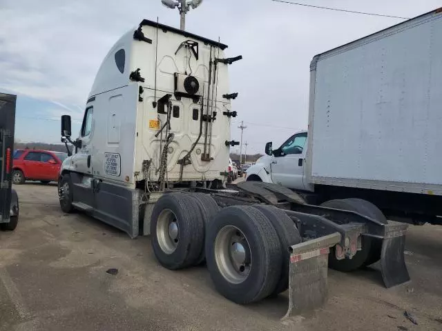 2015 Freightliner Cascadia 125