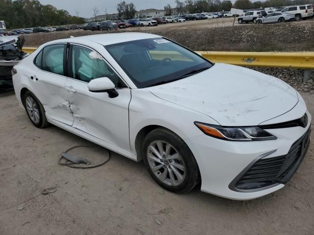 2022 Toyota Camry LE