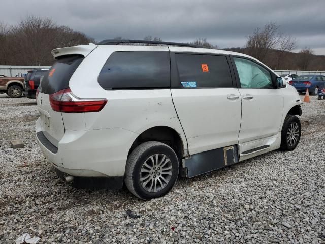 2020 Toyota Sienna XLE