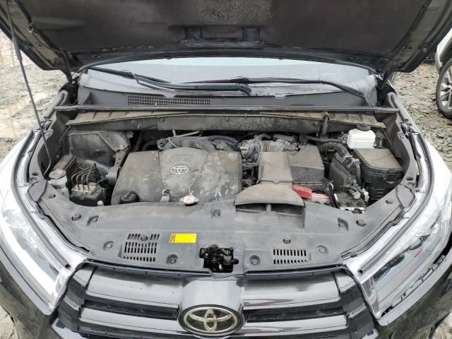 2019 Toyota Highlander SE