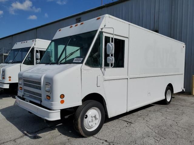 2001 Freightliner Chassis M Line WALK-IN Van