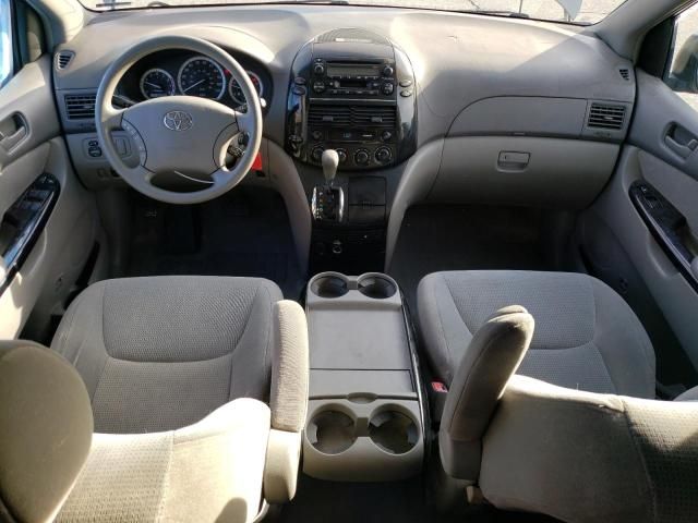 2004 Toyota Sienna CE