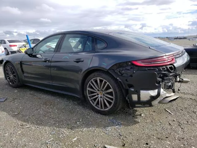 2018 Porsche Panamera 4