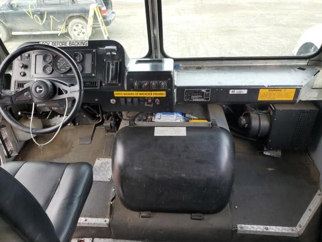 2002 Freightliner Chassis M Line WALK-IN Van