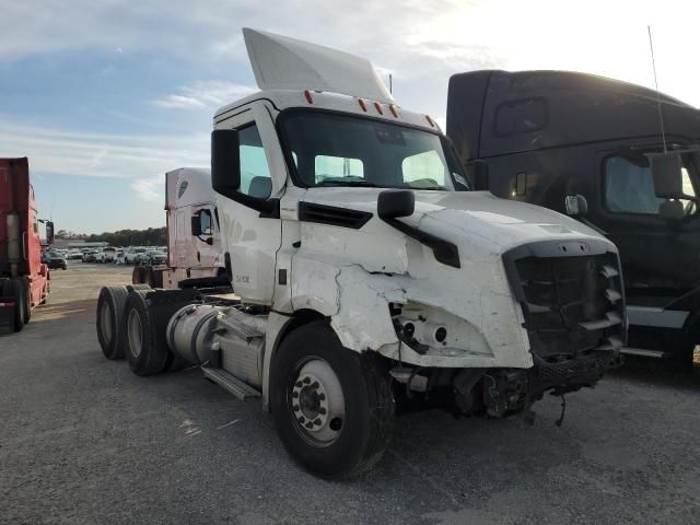 2023 Freightliner Cascadia 126