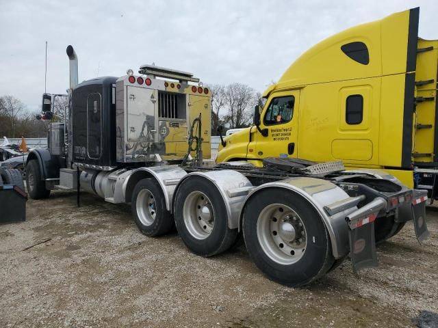 2020 Peterbilt 389