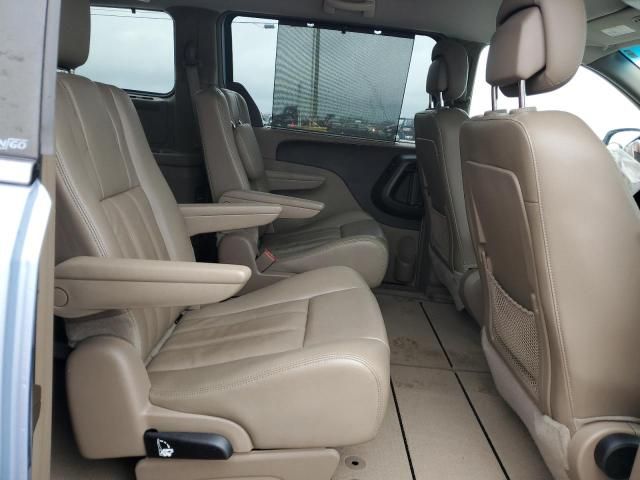 2013 Chrysler Town & Country Touring