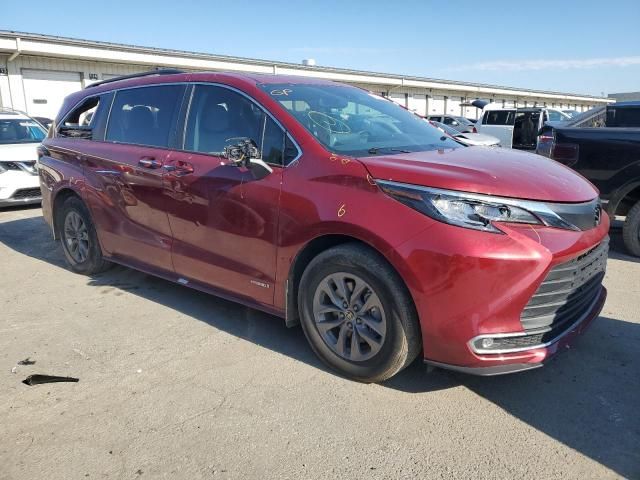 2021 Toyota Sienna XLE