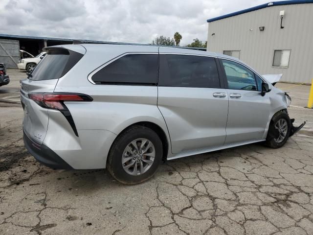 2021 Toyota Sienna LE