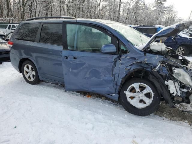 2014 Toyota Sienna LE