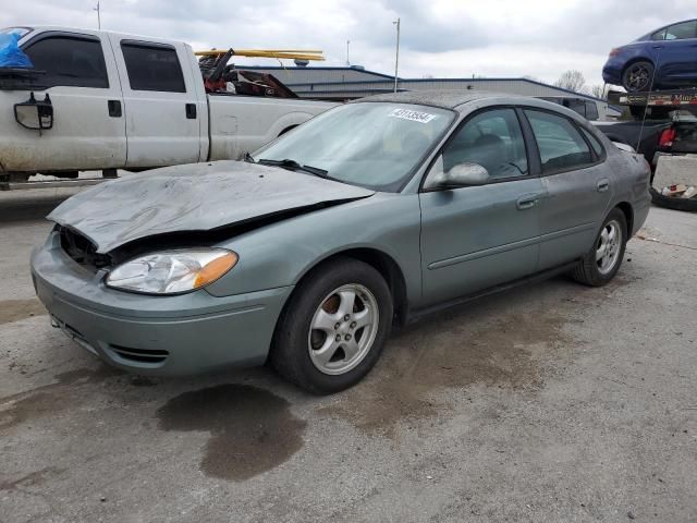 2005 Ford Taurus SE