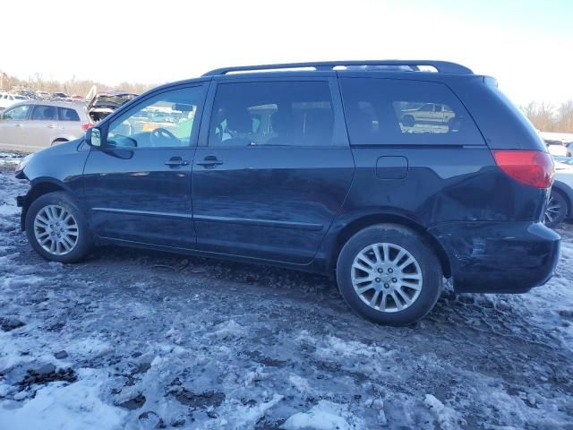 2010 Toyota Sienna LE