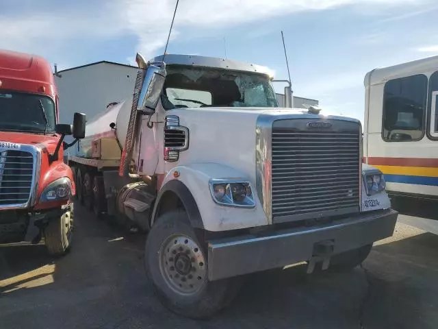 2019 Freightliner 122SD