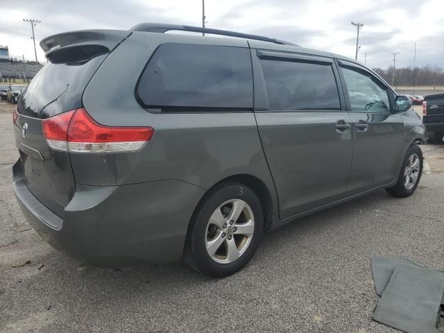 2013 Toyota Sienna LE