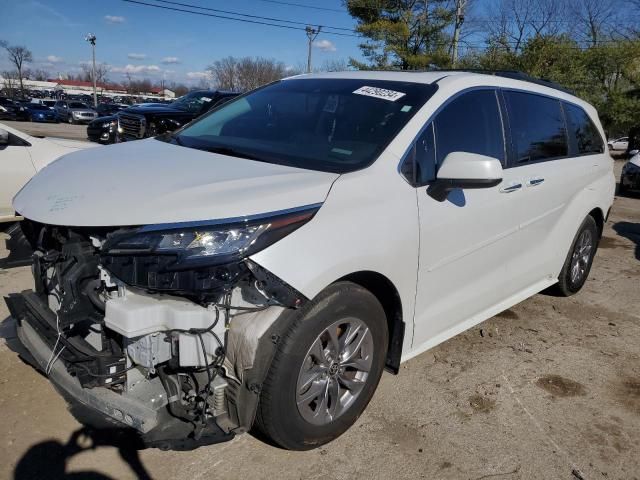 2022 Toyota Sienna XLE