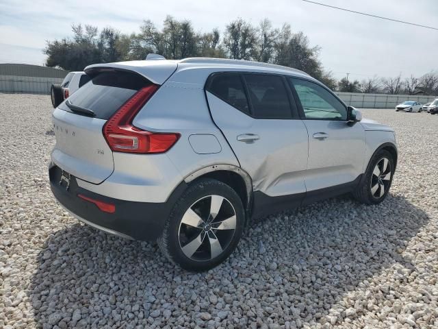 2019 Volvo XC40 T4 Momentum