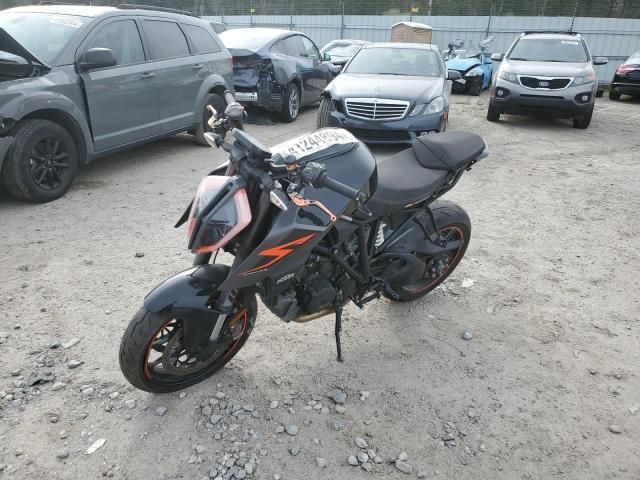 2017 KTM 1290 Super Duke R