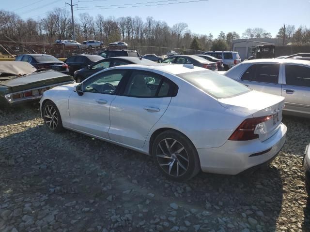 2020 Volvo S60 T6 Momentum