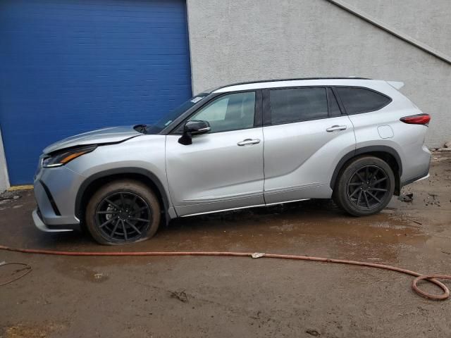 2022 Toyota Highlander XSE