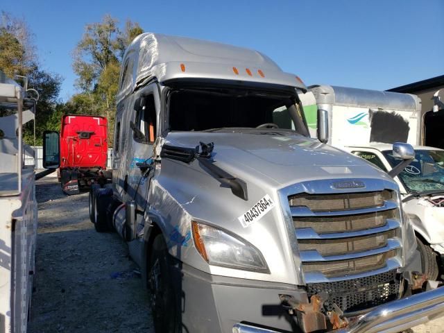 2020 Freightliner Cascadia 126