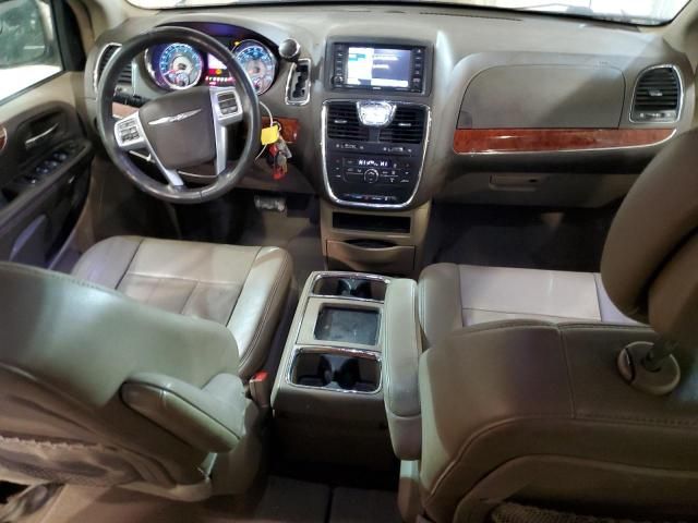 2013 Chrysler Town & Country Touring