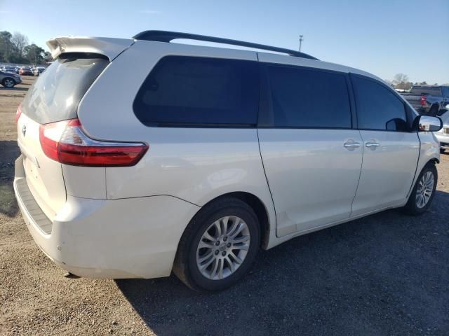 2016 Toyota Sienna XLE