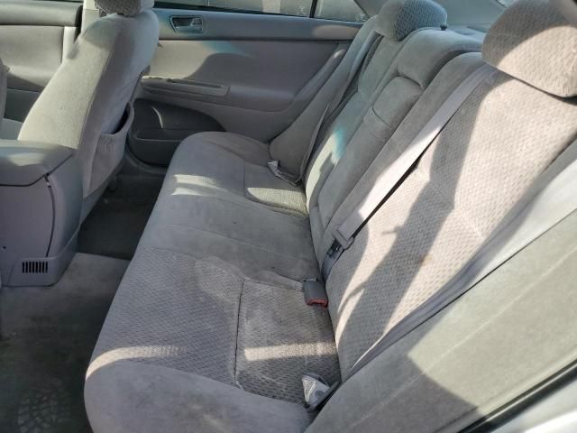 2004 Toyota Camry LE