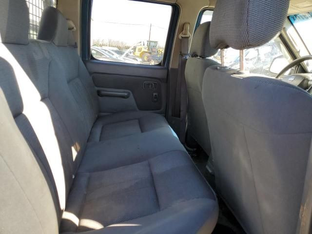 2003 Nissan Frontier Crew Cab XE