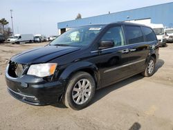 Salvage cars for sale from Copart Woodhaven, MI: 2015 Chrysler Town & Country Touring