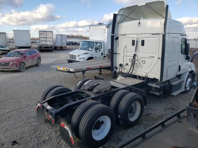 2017 Freightliner Cascadia 113