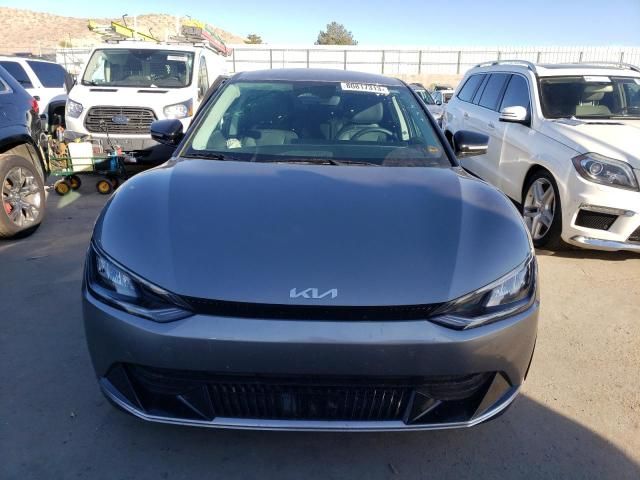 2022 KIA EV6 Light