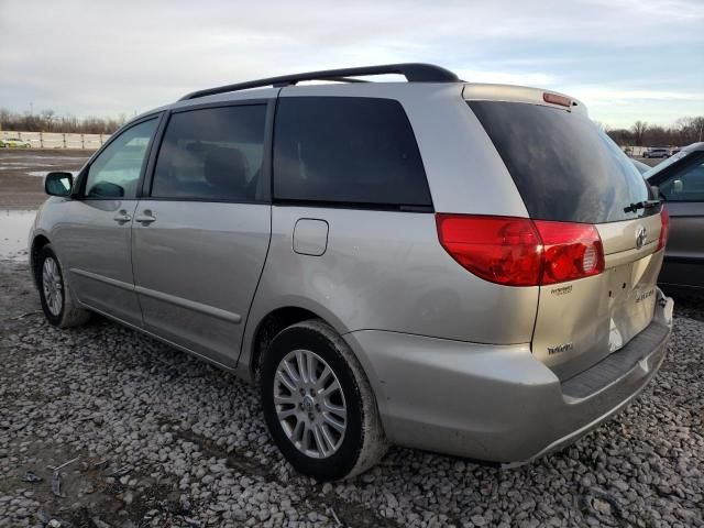 2010 Toyota Sienna XLE