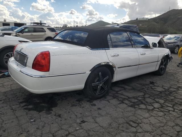 2010 Lincoln Town Car Signature Limited