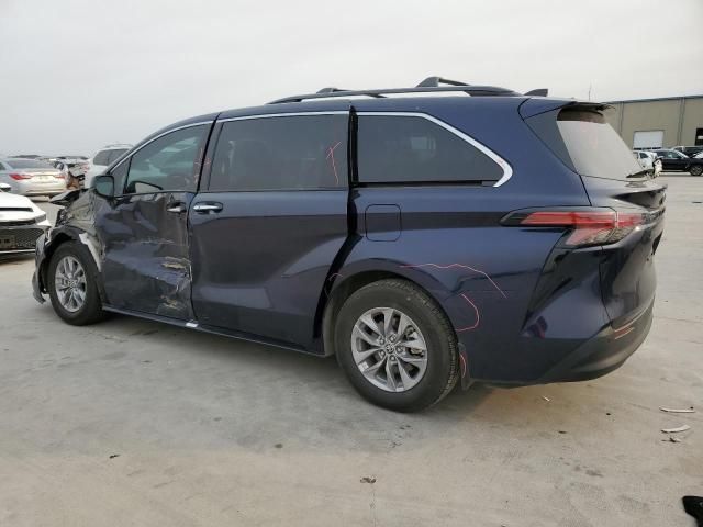 2022 Toyota Sienna XLE