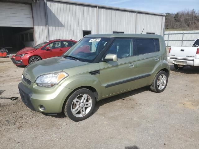 2010 KIA Soul +