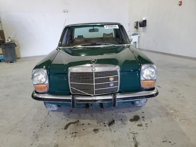 1972 Mercedes-Benz 220D