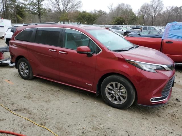 2021 Toyota Sienna XLE