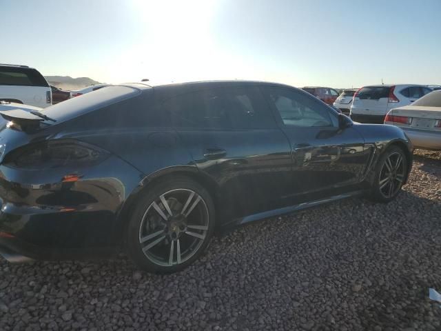 2016 Porsche Panamera 2