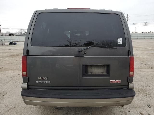 2004 GMC Safari XT